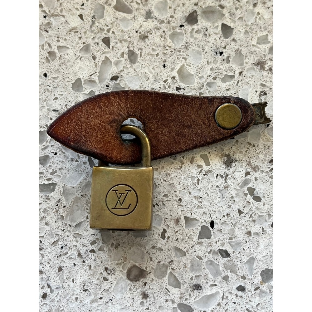 Louis Vuitton Brass Padlock 225 Vintage Bag Leather Strap